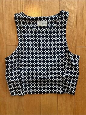 Lou & Grey Navy and White Geometric Crop Top